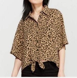 💚5/$25 Sanctuary Leopard Animal Print Button Up Tied Oversized Blouse Medium